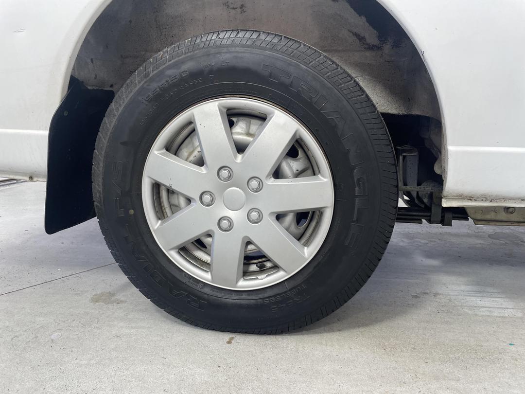 Photo '12' of Nissan Caravan