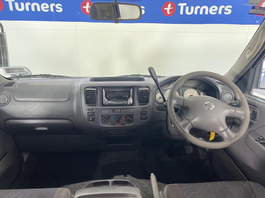 Photo '17' of Nissan Caravan