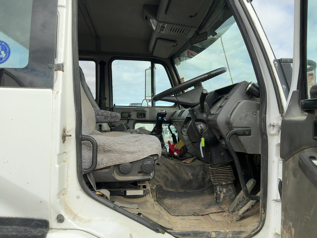 Photo '11' of Nissan CG400 CG400 Tipper