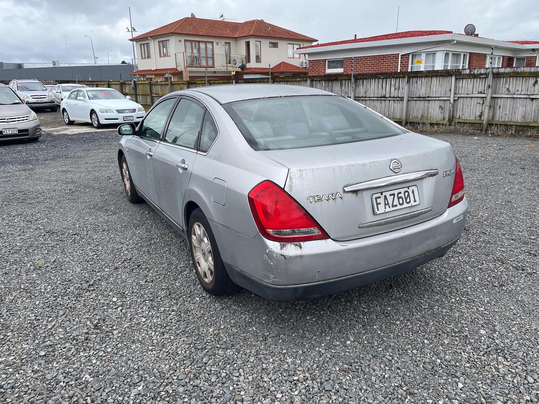 Photo '4' of Nissan Teana