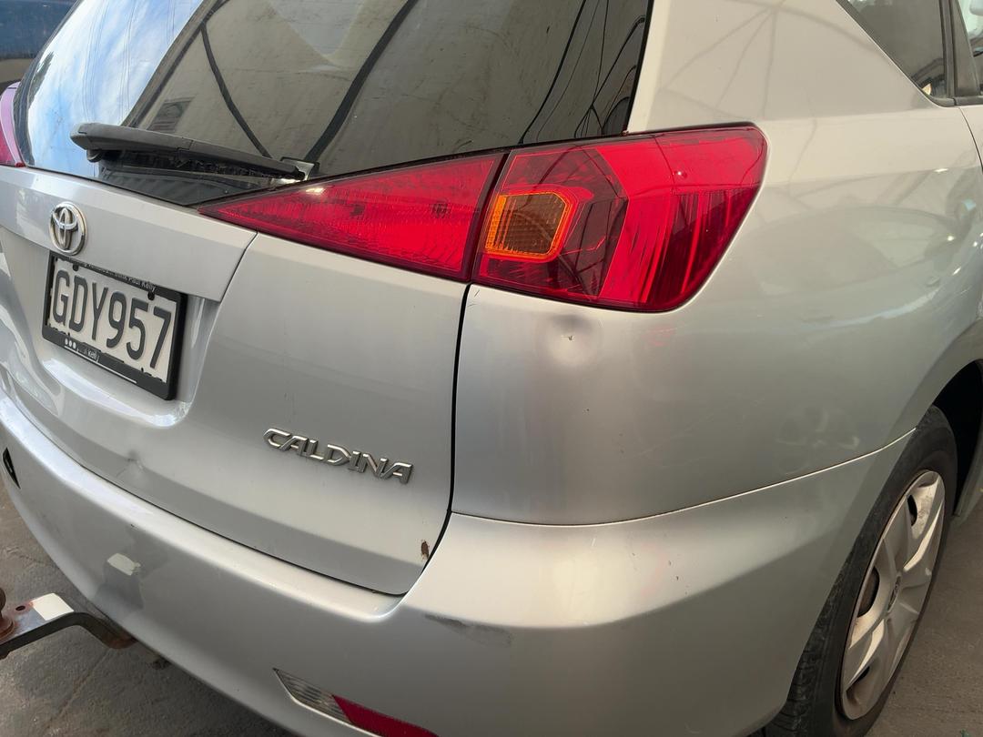 Photo '5' of Toyota Caldina Photo '5' of Toyota Caldina