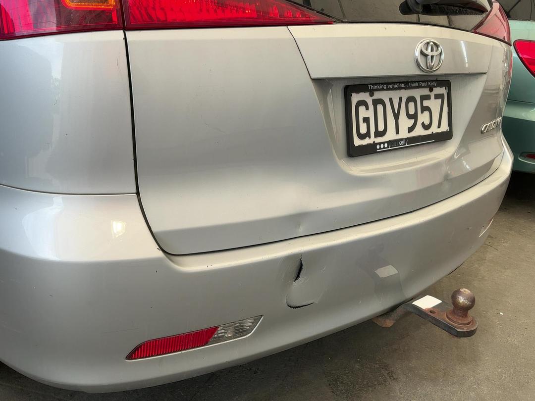 Photo '8' of Toyota Caldina Photo '8' of Toyota Caldina