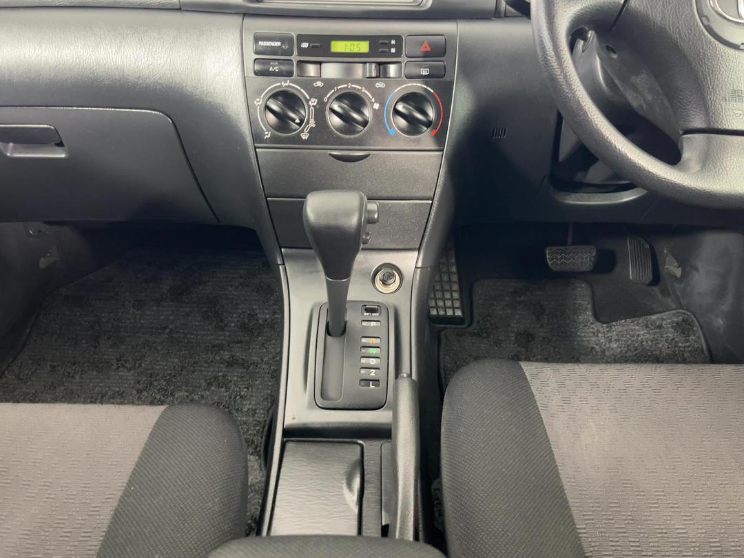 Photo '18' of Toyota Corolla