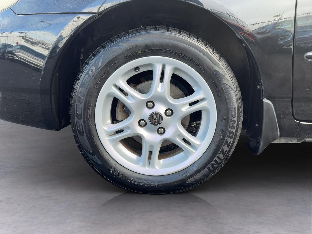 Photo '10' of Toyota Corolla