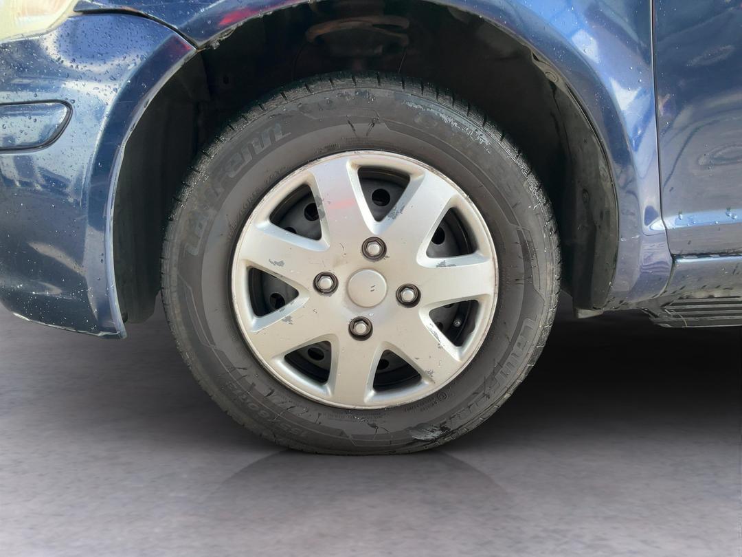 Photo '8' of Toyota Echo Photo '8' of Toyota Echo