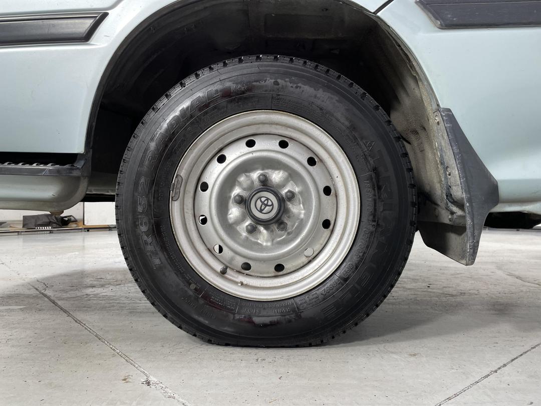 Photo '10' of Toyota Hiace