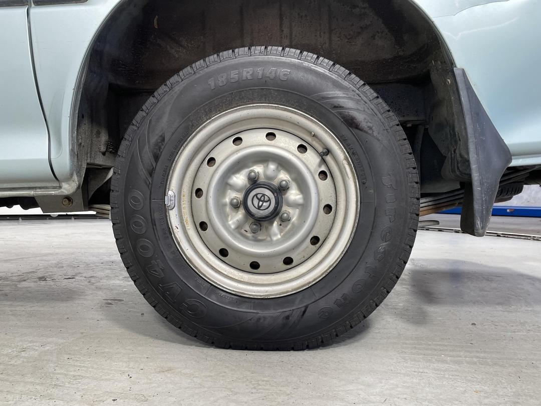 Photo '11' of Toyota Hiace