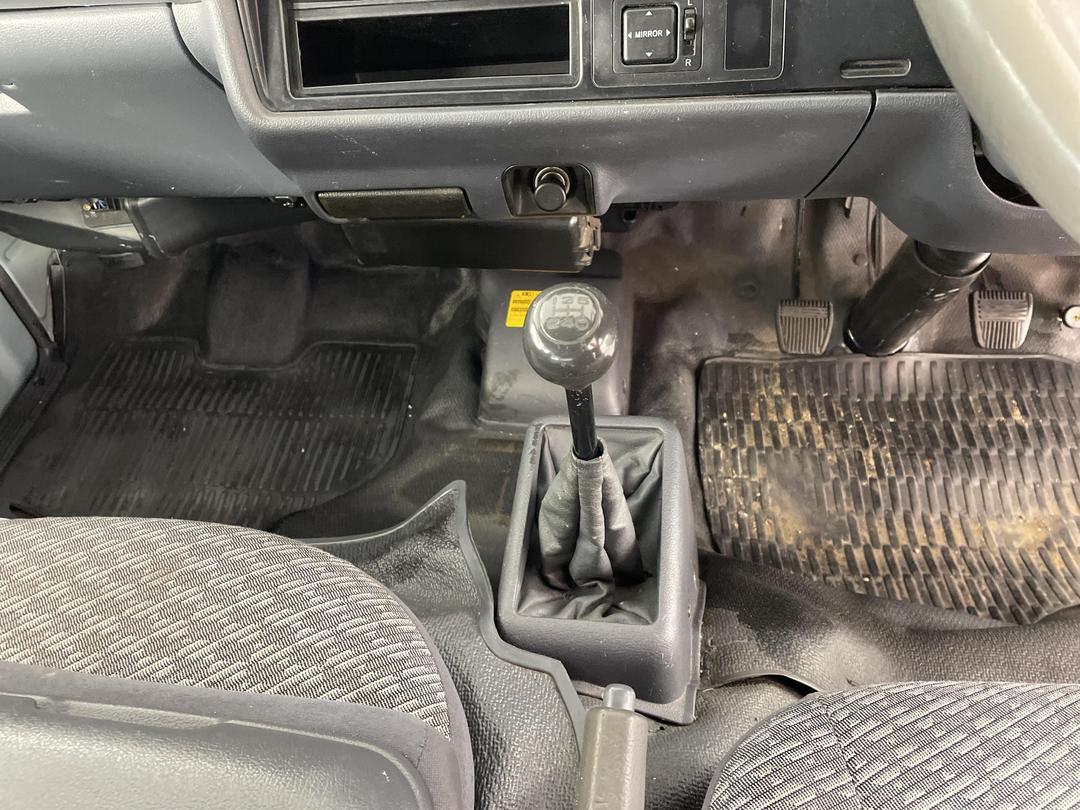 Photo '18' of Toyota Hiace