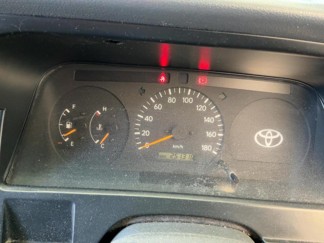Photo '13' of Toyota Hiace VAN