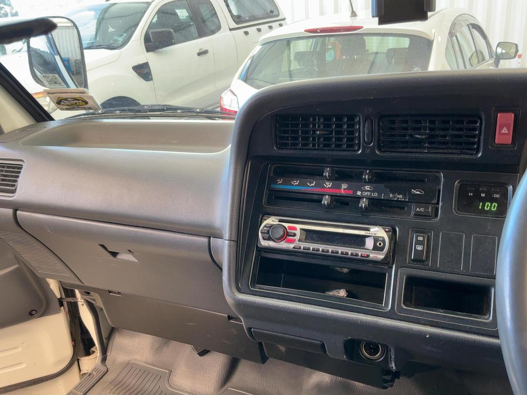 Photo '15' of Toyota Hiace VAN