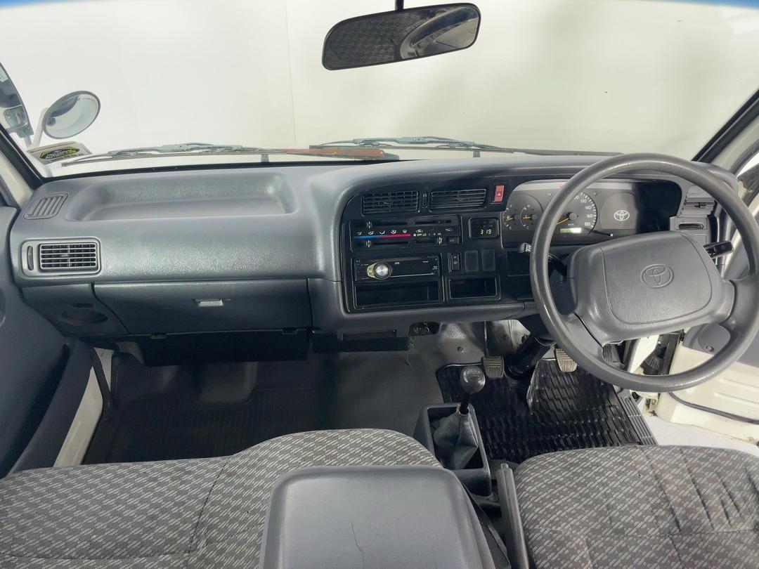 Photo '15' of Toyota Hiace VAN Photo '15' of Toyota Hiace VAN