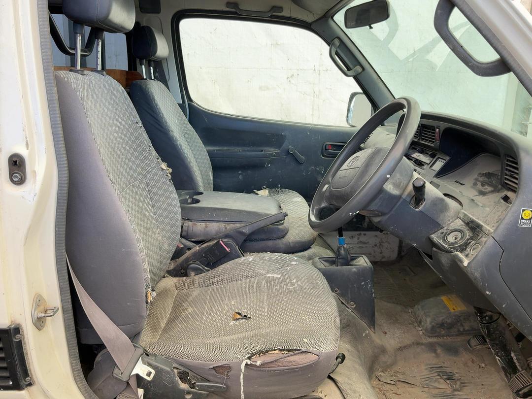 Photo '9' of Toyota Hiace ZR Photo '9' of Toyota Hiace ZR