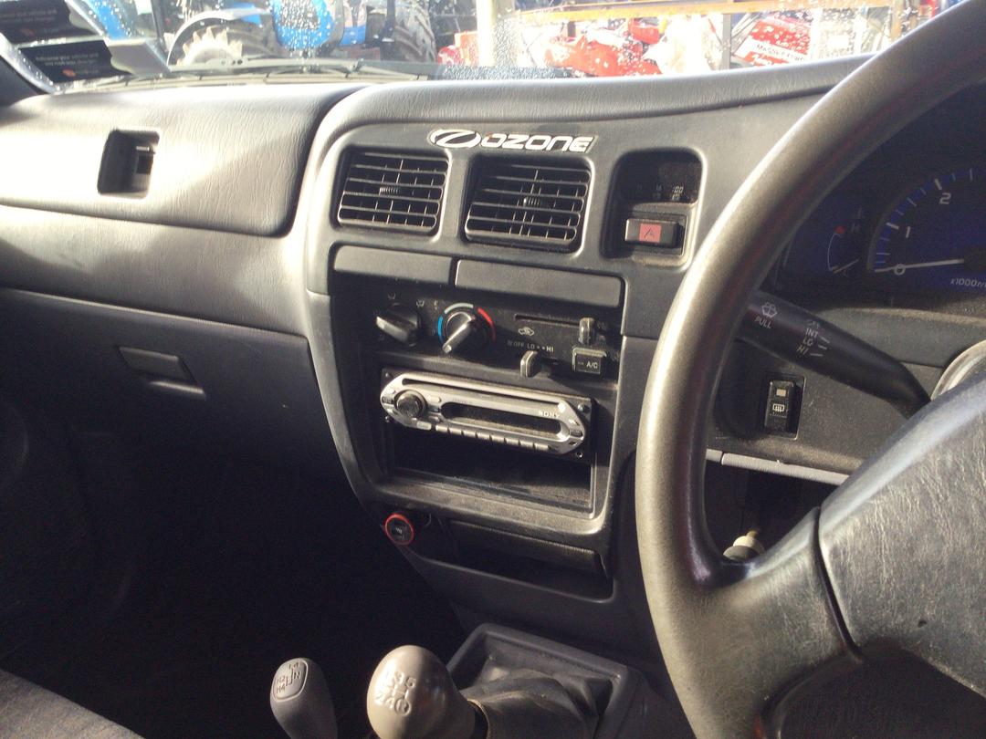 Photo '10' of Toyota Hilux E/C