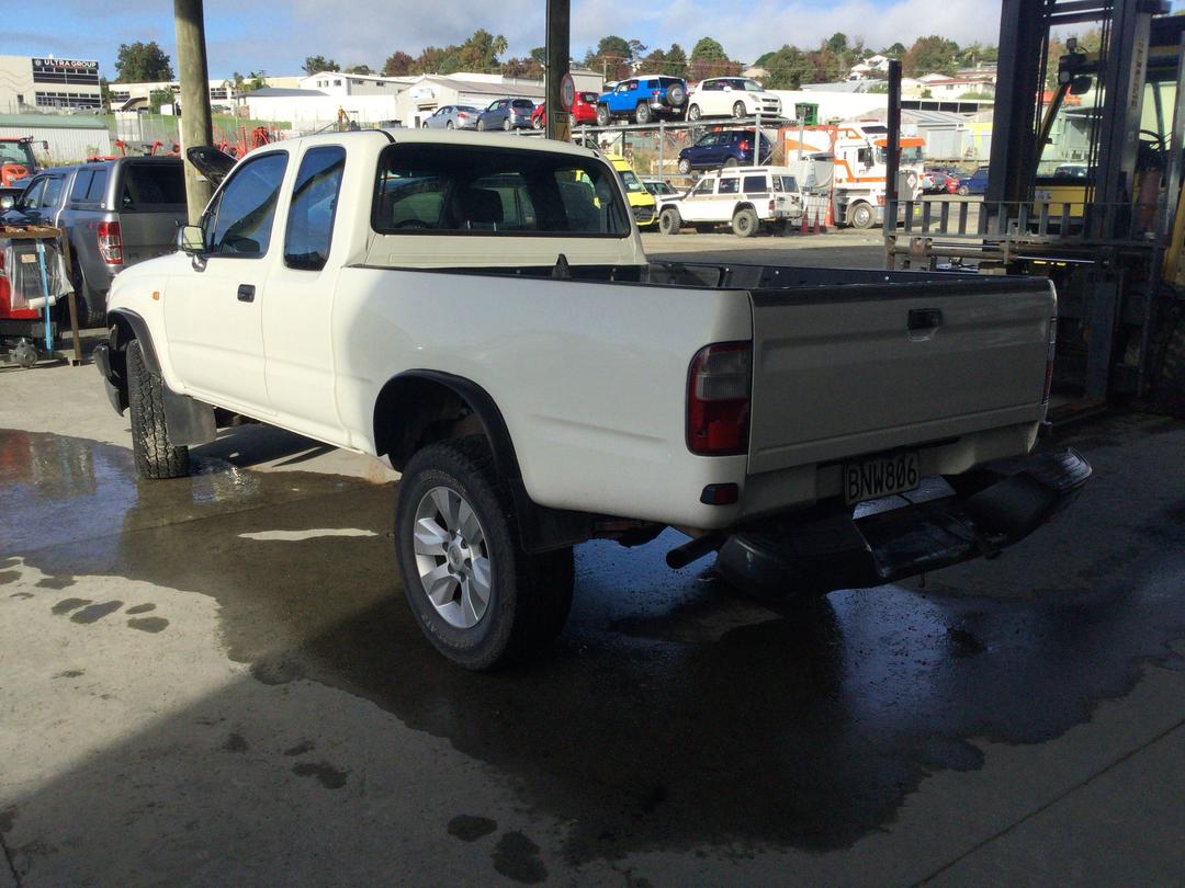 Photo '4' of Toyota Hilux E/C