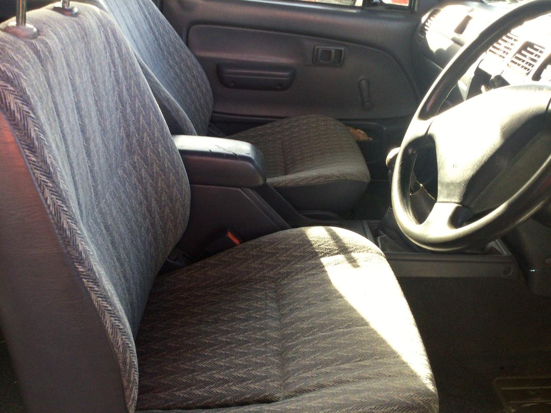 Photo '25' of Toyota Hilux E/C