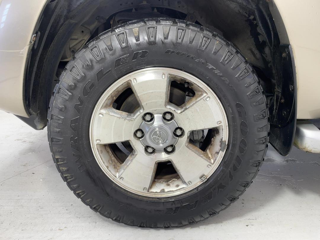 Photo '10' of Toyota Hilux