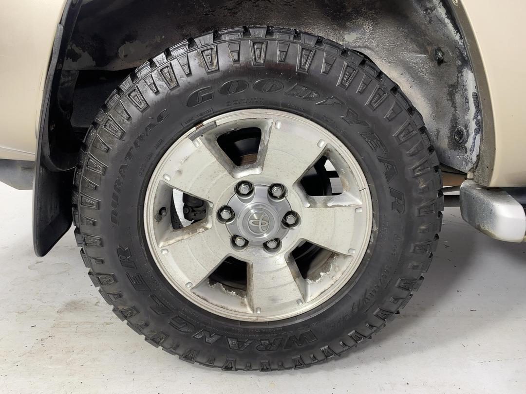 Photo '12' of Toyota Hilux