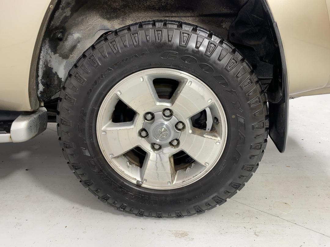 Photo '11' of Toyota Hilux