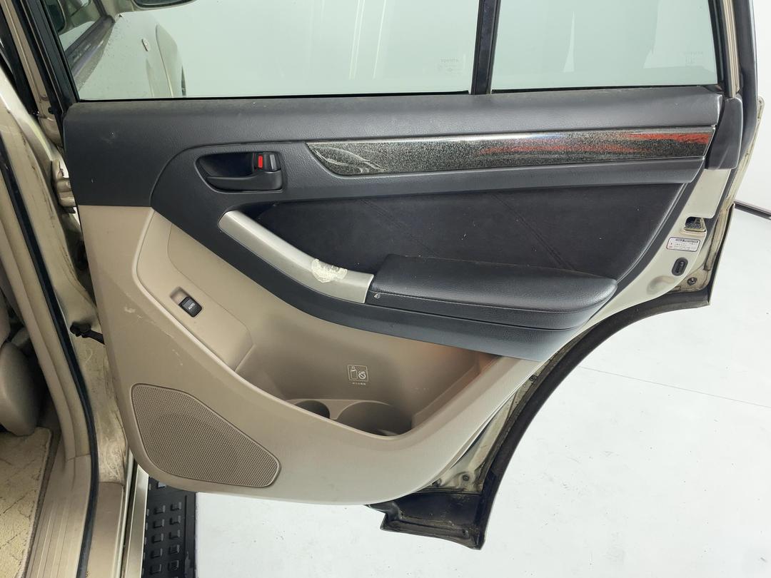 Photo '19' of Toyota Hilux