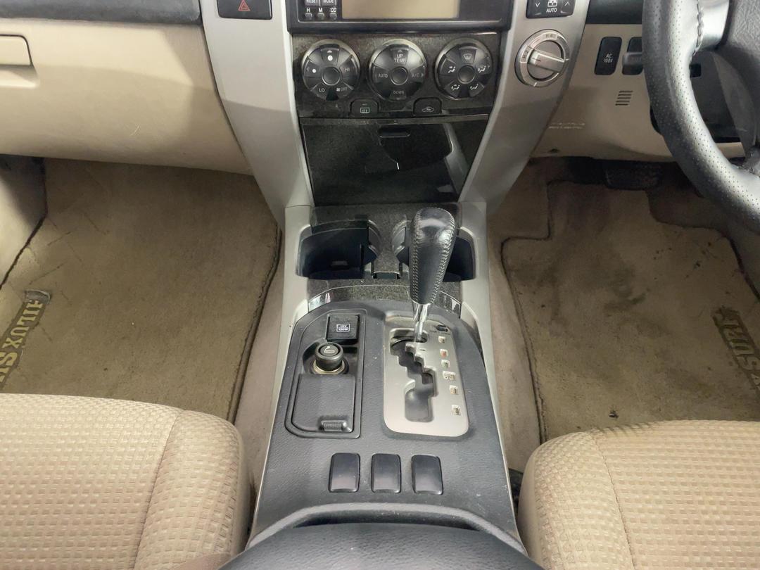 Photo '18' of Toyota Hilux