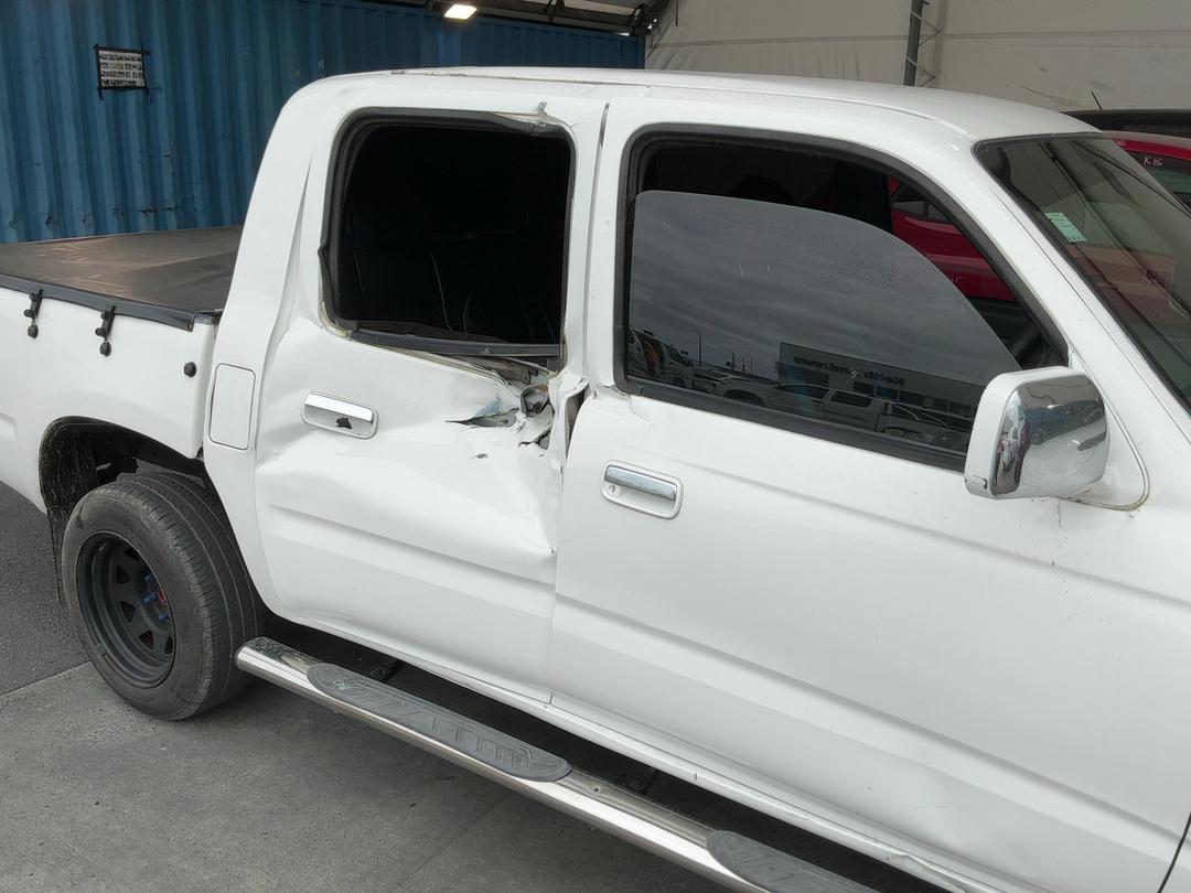 Photo '2' of Toyota Hilux SR5 D/C