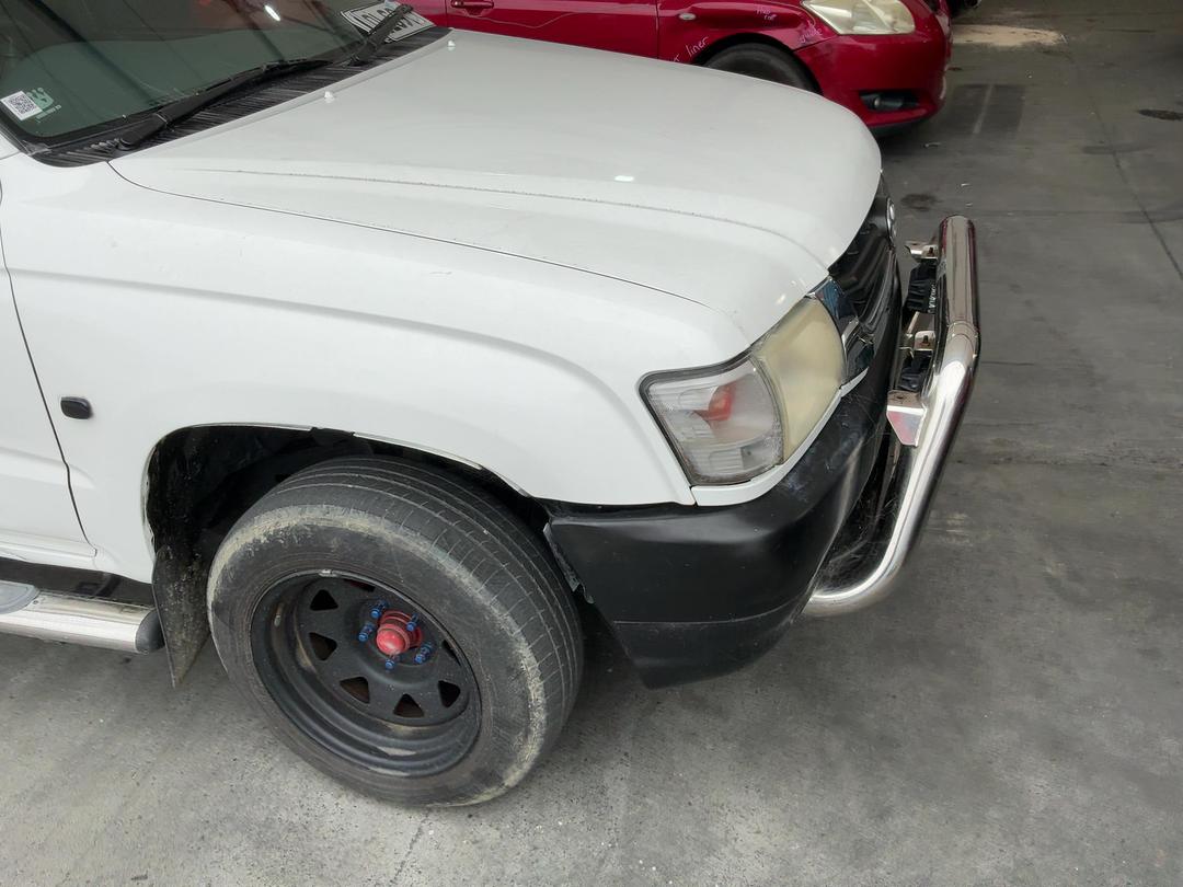 Photo '3' of Toyota Hilux SR5 D/C