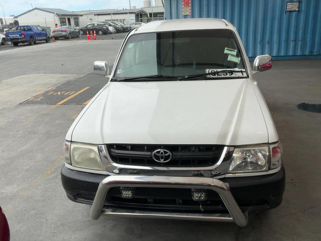 Photo '4' of Toyota Hilux SR5 D/C
