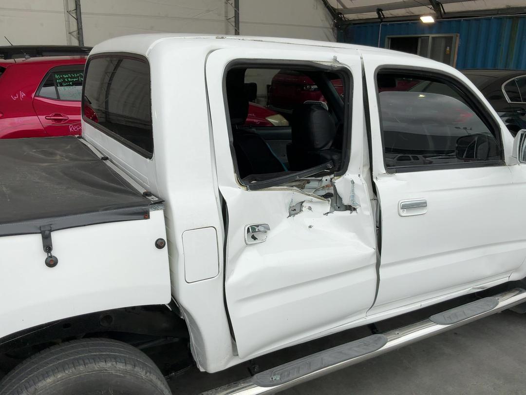 Photo '9' of Toyota Hilux SR5 D/C