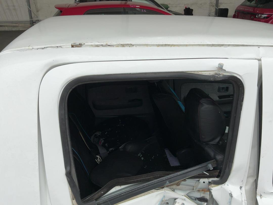 Photo '10' of Toyota Hilux SR5 D/C