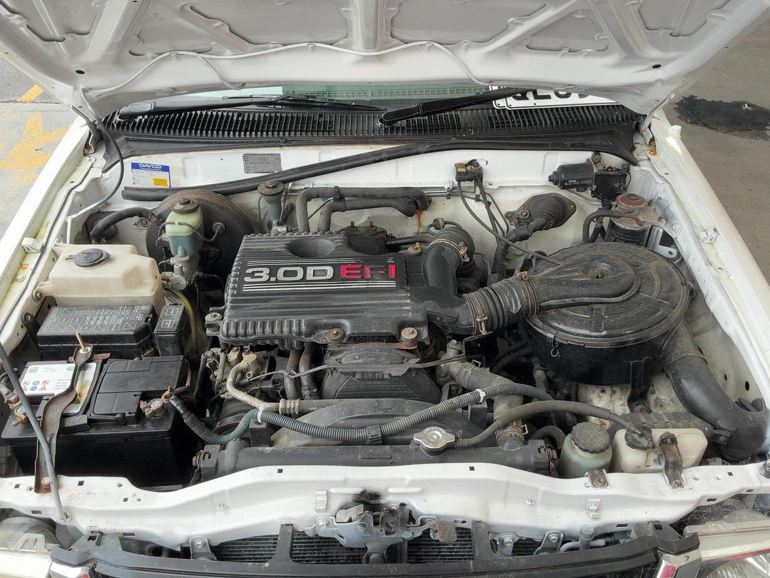 Photo '19' of Toyota Hilux SR5 D/C