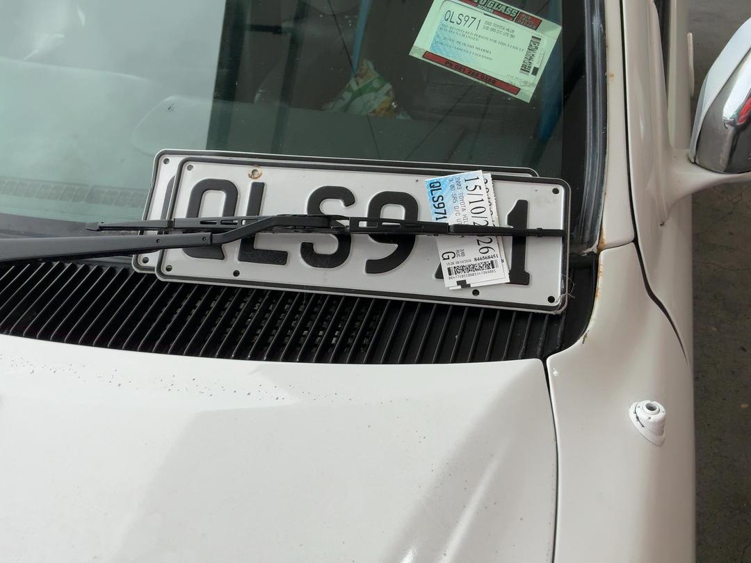 Photo '23' of Toyota Hilux SR5 D/C