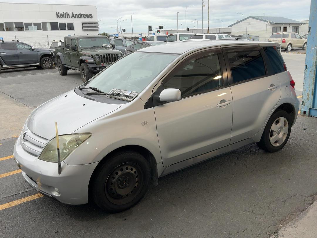Photo '6' of Toyota IST