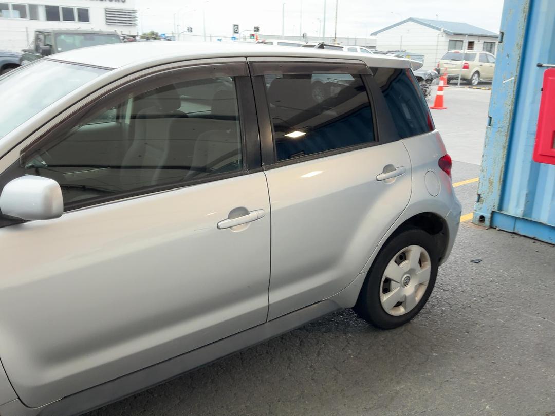 Photo '7' of Toyota IST