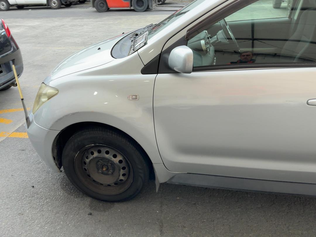 Photo '8' of Toyota IST