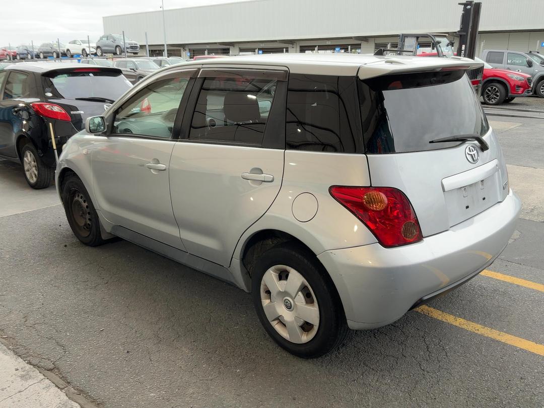 Photo '9' of Toyota IST