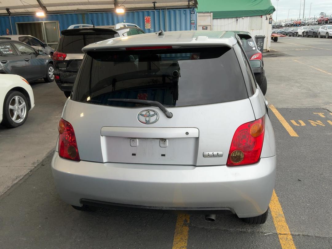 Photo '11' of Toyota IST