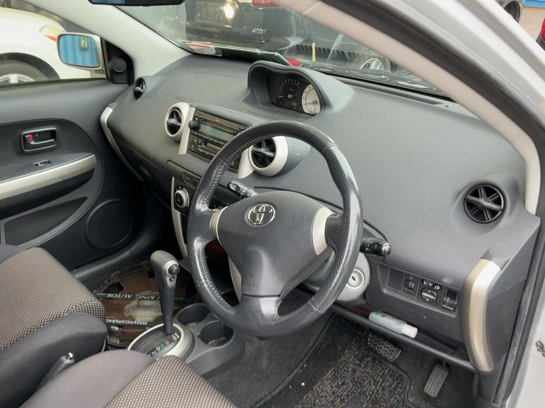 Photo '18' of Toyota IST