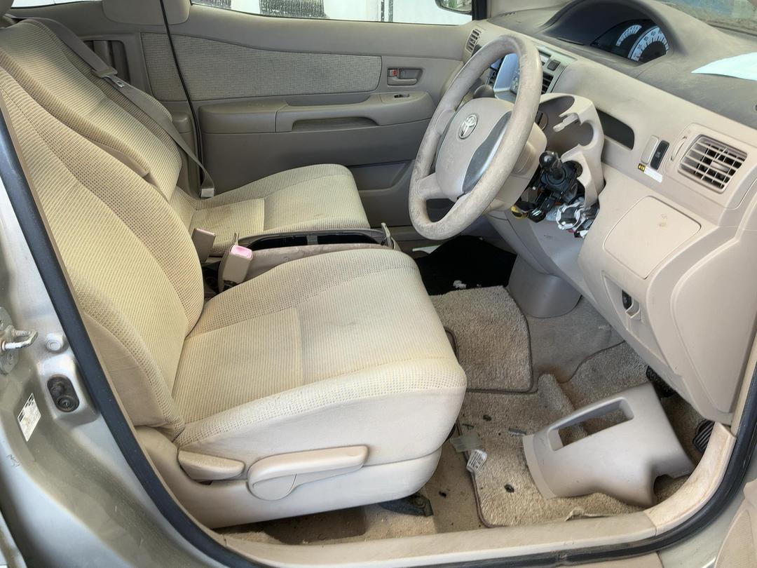 Photo '17' of Toyota Raum Photo '17' of Toyota Raum