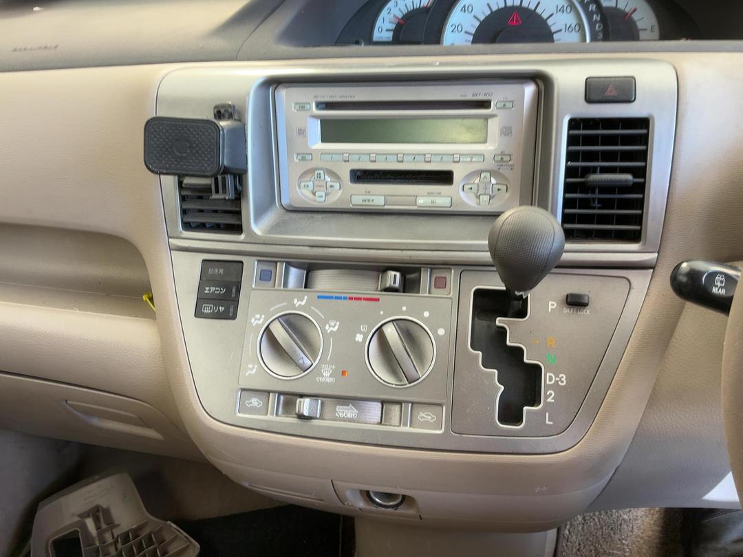 Photo '21' of Toyota Raum Photo '21' of Toyota Raum