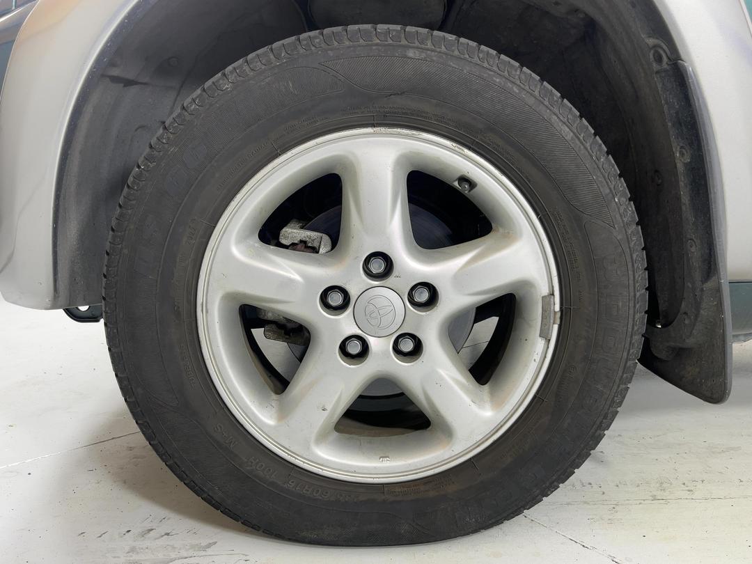 Photo '10' of Toyota Rav4