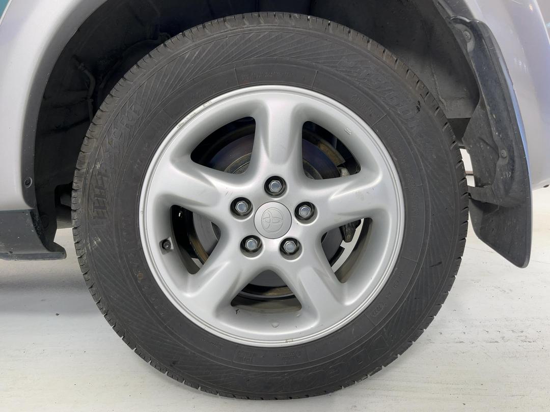 Photo '11' of Toyota Rav4