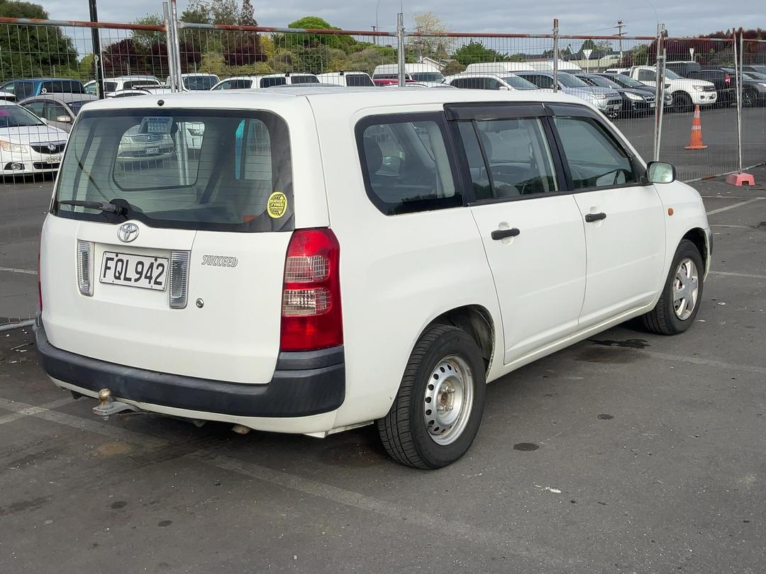 Photo '4' of Toyota Succeed Photo '4' of Toyota Succeed