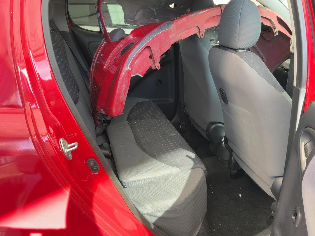 Photo '19' of Toyota Vitz Photo '19' of Toyota Vitz