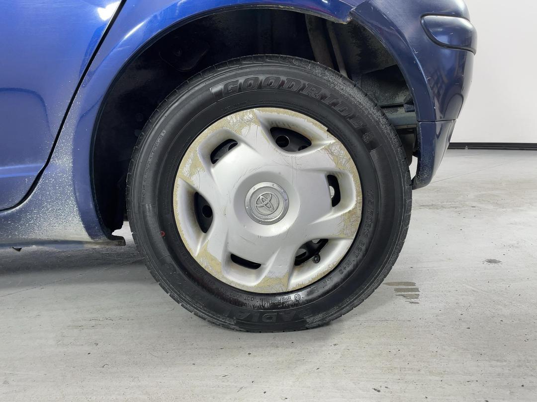 Photo '11' of Toyota Vitz