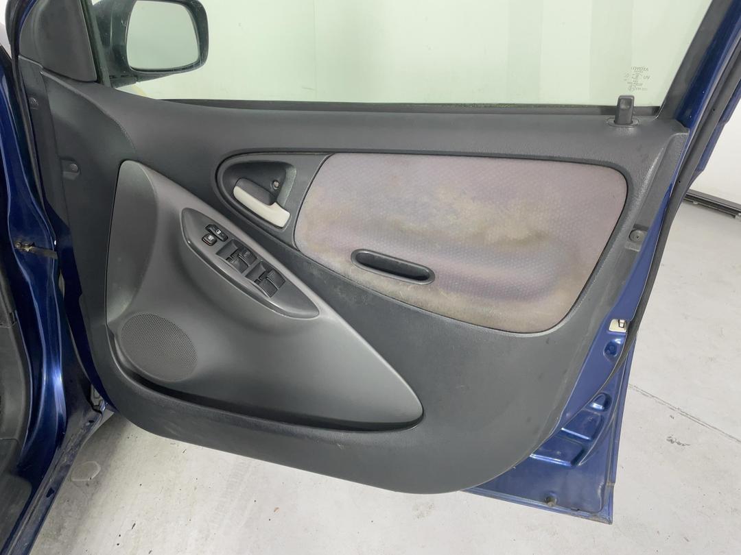 Photo '15' of Toyota Vitz