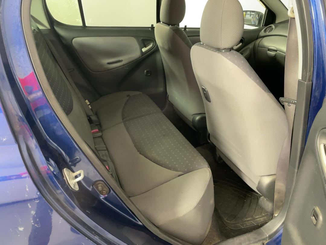 Photo '20' of Toyota Vitz