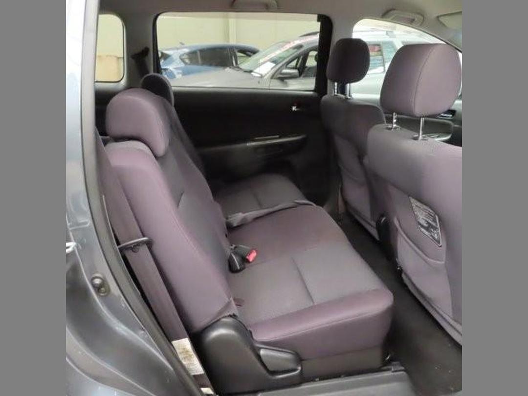 Photo '9' of Toyota Wish Photo '9' of Toyota Wish