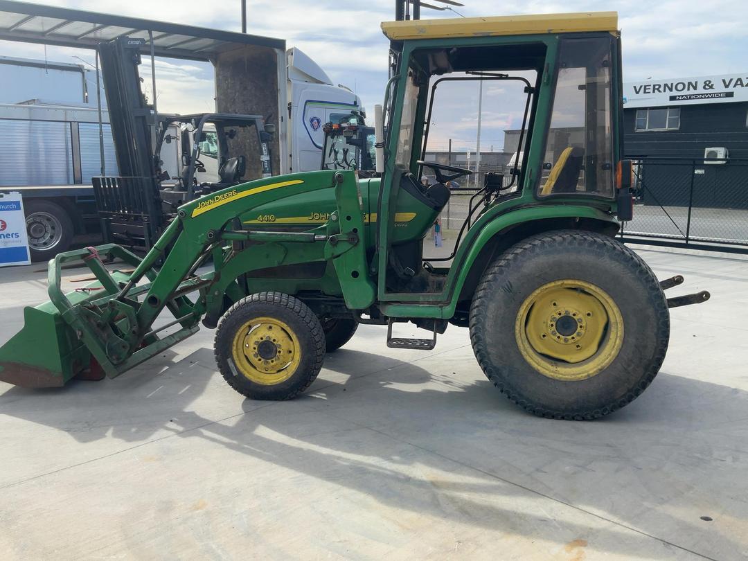 Photo '8' of Tractor JD 4410 Tractor