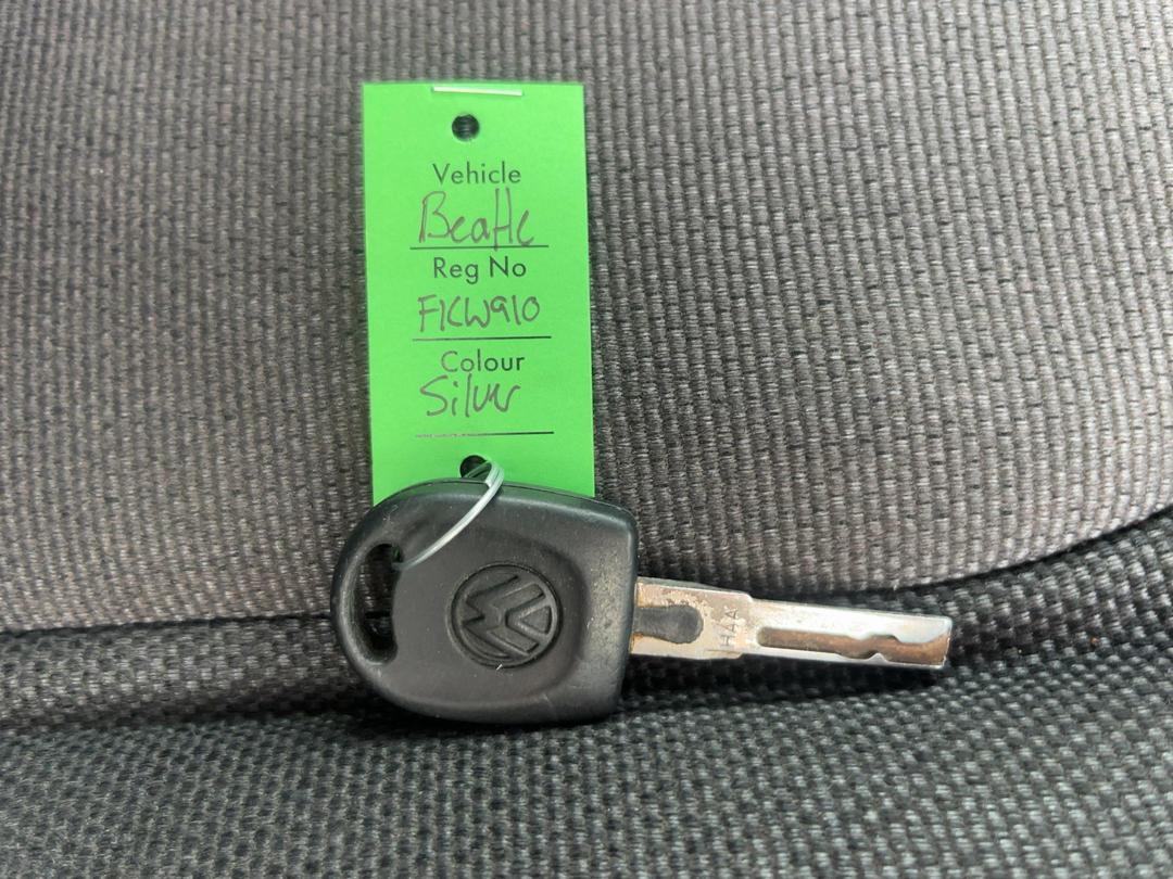 Photo '19' of Volkswagen Beetle Photo '19' of Volkswagen Beetle