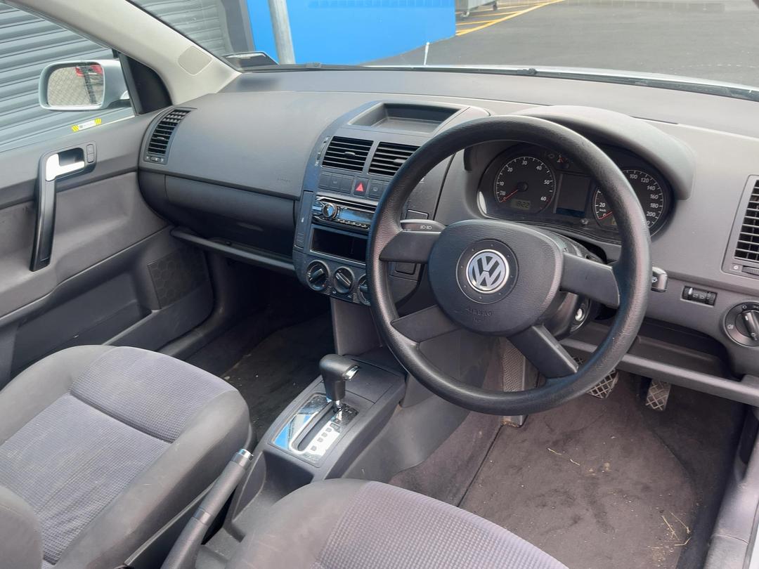Photo '15' of Volkswagen Polo Photo '15' of Volkswagen Polo